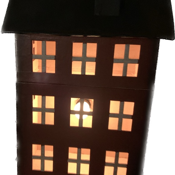 House Light - Picture 9 of 14